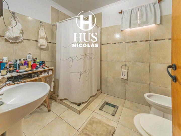 Civit 224-226. Multirenta  2 Casas+Monoambiente+Galpón