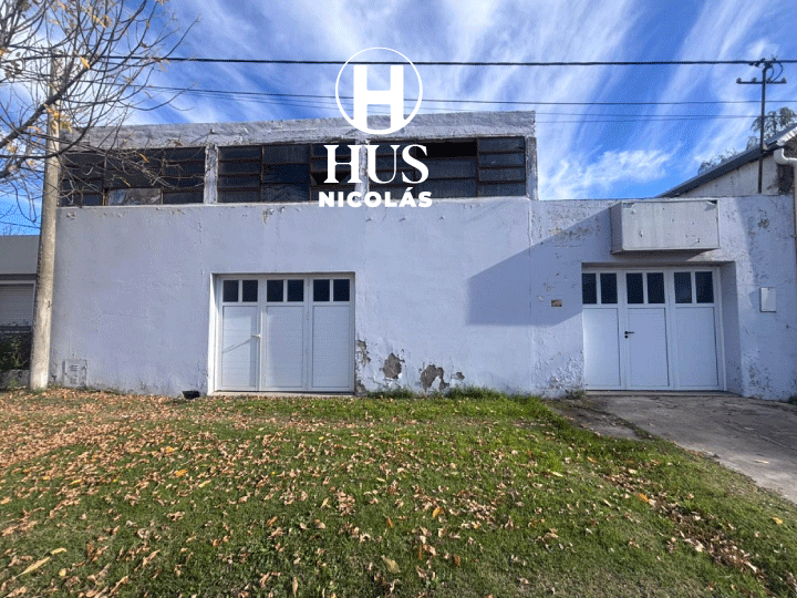 MONTES DE OCA 398  (Gral San Martín) Casa de 2 Dormitorios + Galpón + Salón Comercial