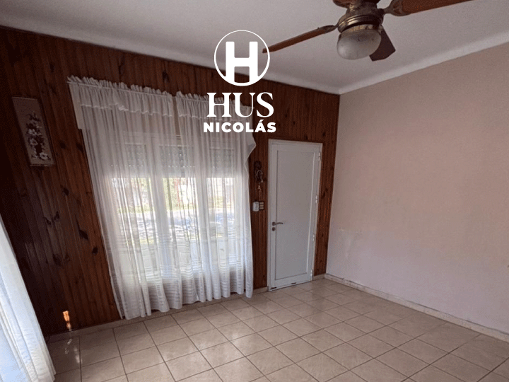 MONTES DE OCA 398  (Gral San Martín) Casa de 2 Dormitorios + Galpón + Salón Comercial